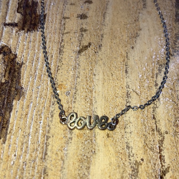 “ LOVE” SILVER NECKLACE! - Picture 2 of 2